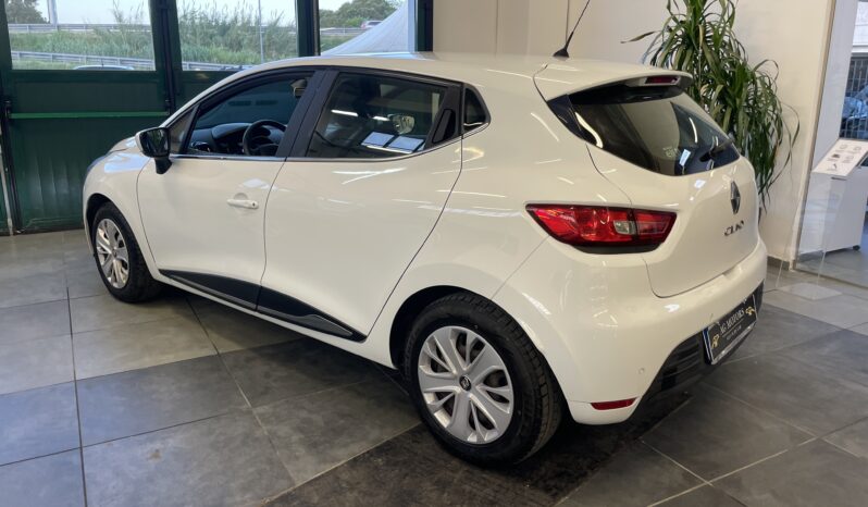 
								RENAULT CLIO full									
